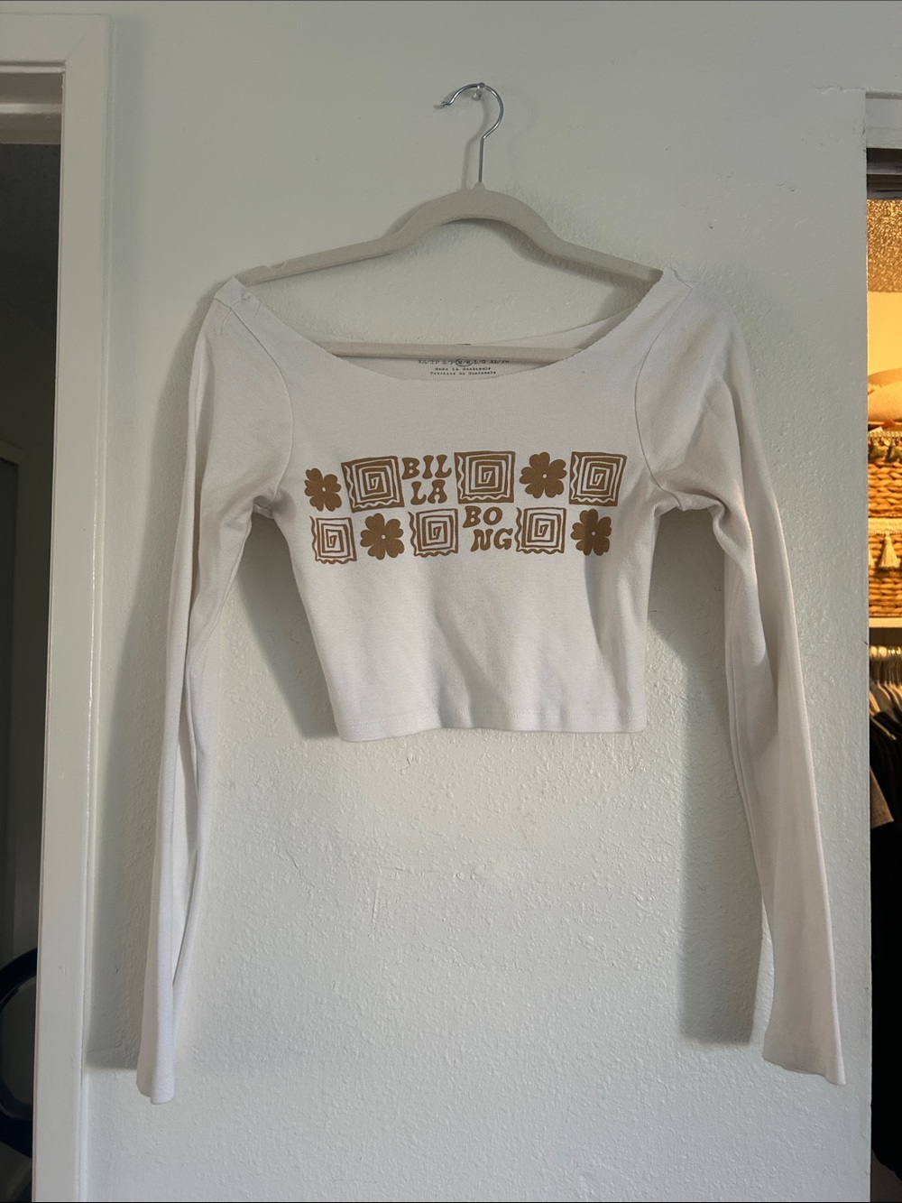 Billabong Cream Long-Sleeve Cropped Tee with Brown Retro Graphic